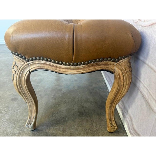French Louis XV Style Tufted Bench - Caramel Leather For Sale - Image 9 of 14