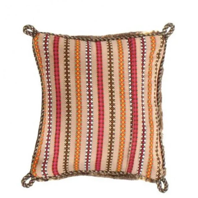 This Gabbeh pillow is made of high-quality LAMBS WOOL The piece was crafted with good workmanship.