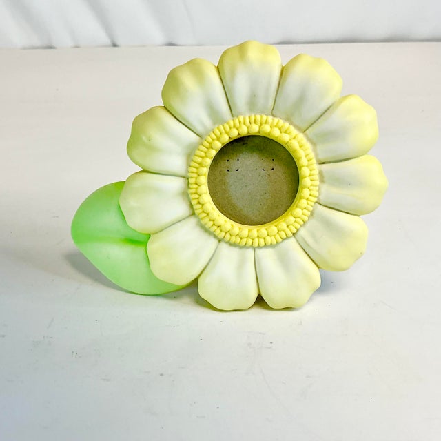 This is a lovely little petite picture frame that has a round image area for a 1.75” x 1.75” photo. It’s a yellow...