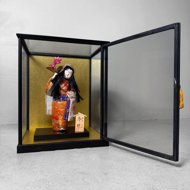 Wood Japanese Ichimatsu Doll in Glass Display, 1970s, Set of 2 For Sale - Image 7 of 9