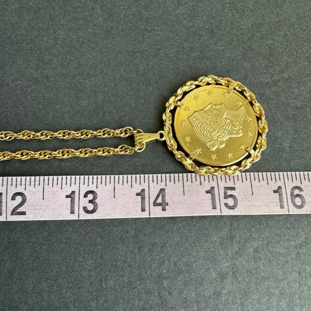 Gold Vintage Gold Coin Necklace Bicentennial 1776-1976 Rope Chain Estate Jewelry For Sale - Image 8 of 8