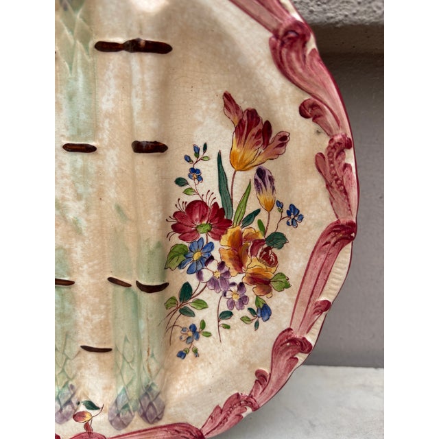Longchamp 19th Century Longchamp Majolica Asparagus Plate With Flowers For Sale - Image 4 of 5