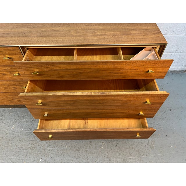 Mid-Century Modern Eight-Drawer Walnut Dresser by R-Way Furniture For Sale - Image 12 of 18