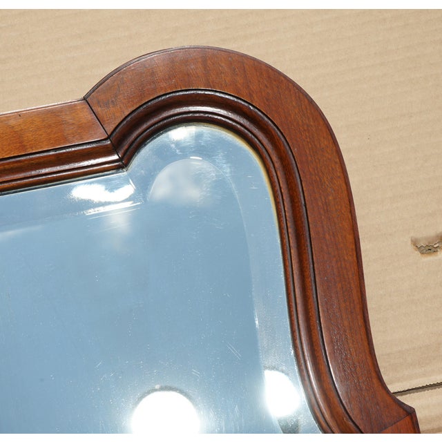 Antique English Queen Anne Style Wall-Mounted Mirror with Bevelled Mahogany Frame For Sale - Image 5 of 16