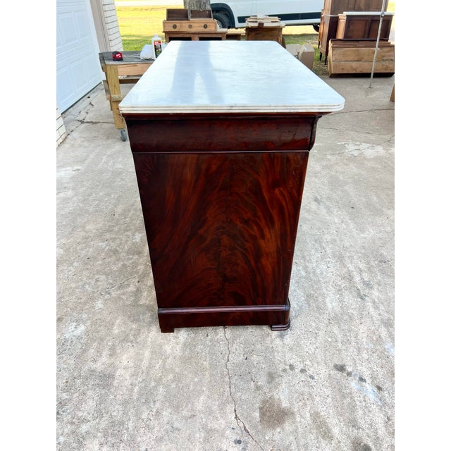 French 19th Century Louis Philippe Carrara Marble Top Flame Mahogany Buffet For Sale - Image 6 of 12