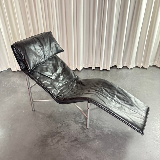 Black Skye Chaise Longue in Black Leather attributed to Tord Björklund for Ikea, Sweden, 1980s For Sale - Image 8 of 10