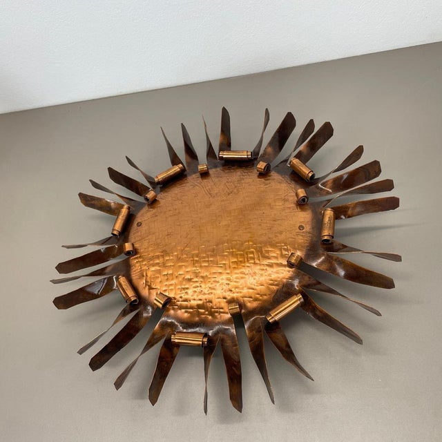 Large Copper Sunburst Theatre Wall Light in the style of Stilnovo, Italy, 1950s For Sale - Image 14 of 18