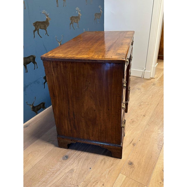 Antique Kneehole Desk in Mahogany For Sale - Image 5 of 11