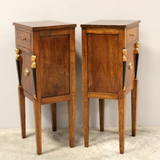 Italian Directoire Bedside Tables in Walnut, 1790s, Set of 2 For Sale - Image 6 of 14