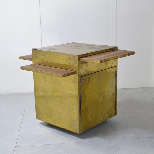 Produced in the 1970s, it is an icon of originality and design innovation. Its uniqueness lies in its astonishing capacity...