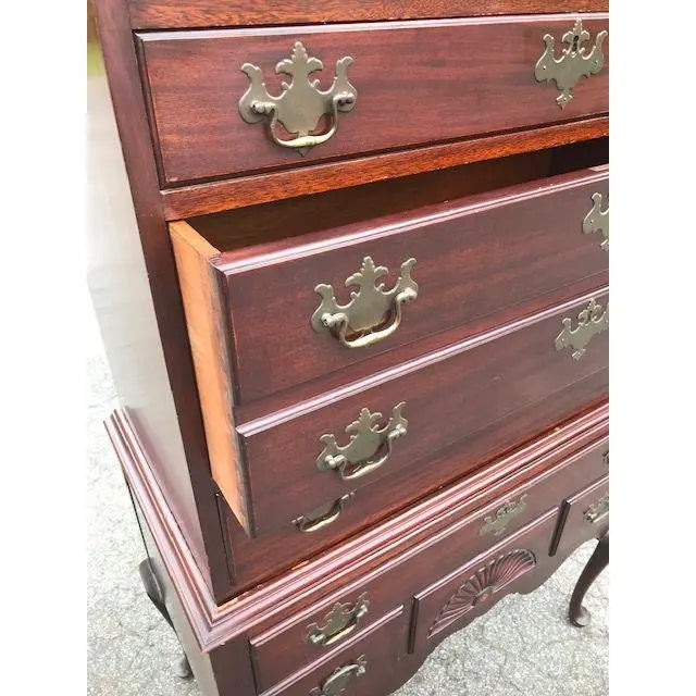 Queen Anne Mid 20th Century Mahogany Queen Anne Highboy For Sale - Image 3 of 6