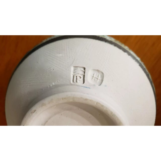 Ceramic 1980s Native American Pottery Vase With Birds Motif For Sale - Image 7 of 8