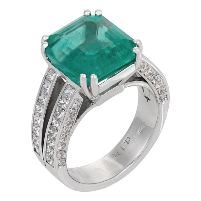Gia 7.88 Carat Colombian Emerald Diamond 18k White Gold Cocktail Ring, Size 7.25 For Sale