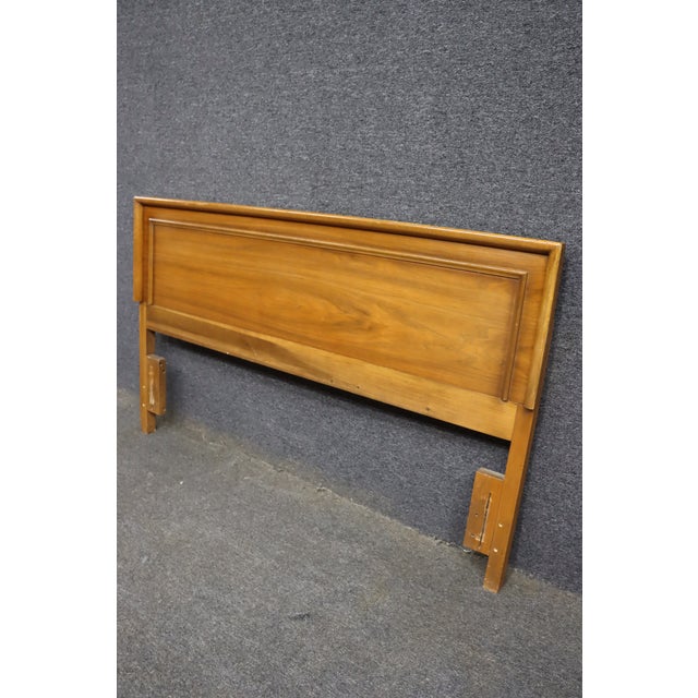 Mid-Century Modern Walnut Queen Headboard Attributed to Broyhill For Sale - Image 4 of 8