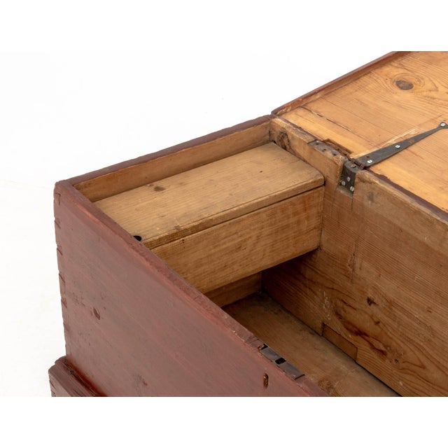 Late 20th Century American Red Painted Pine Blanket Chest For Sale - Image 5 of 8