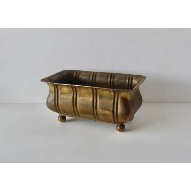 Handcrafted Italian Rectangular Hammered Brass Planter Jardiniere Curved Edging Ball Feet Details Vintage Mid-Century For Sale In Miami - Image 6 of 13