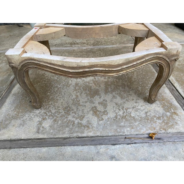 French Rose Tarlow Louis XV Ottoman in Gilt Silver Leaf For Sale - Image 3 of 9