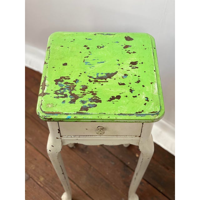 Petite Shabby Chic Queen Anne Style 1930s End Table For Sale In New York - Image 6 of 12