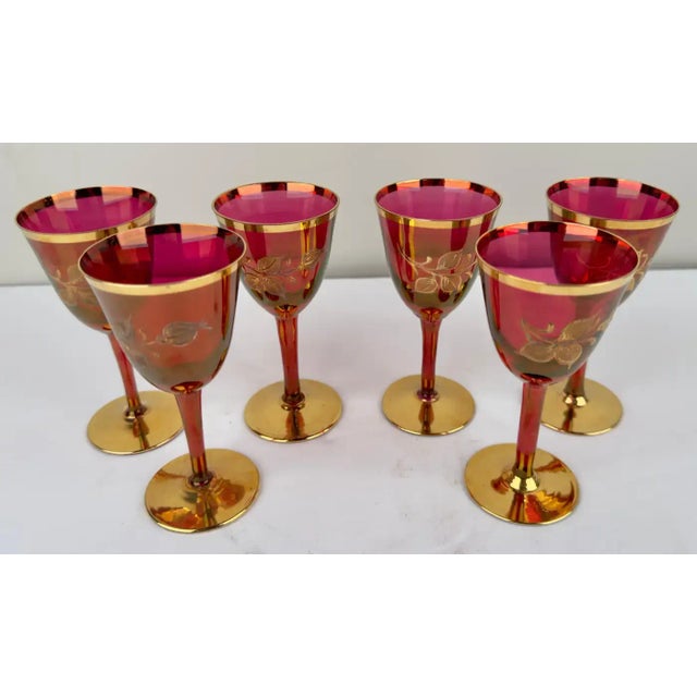 1920s Art Nouveau Austrian Ruby & 24k Gold Etched Wine Glasses and Decanter, Set of 7 For Sale - Image 5 of 10