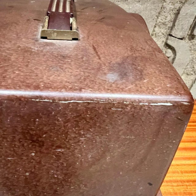 Plastic 1950s Zenith Brown Bakelite Portable Radio Nonworking Mid Century Art Deco For Sale - Image 7 of 8