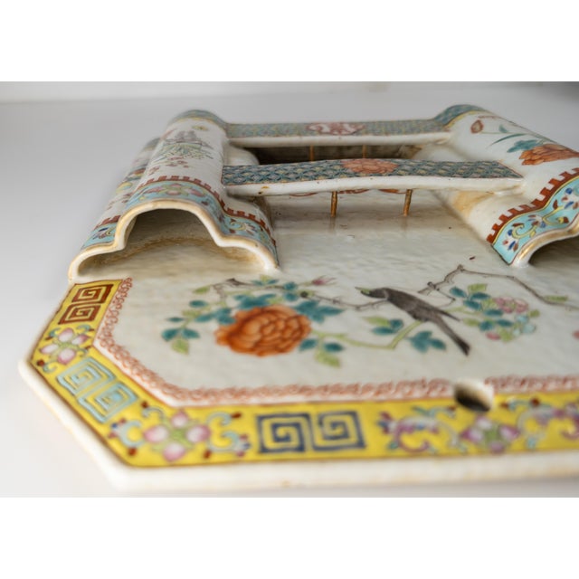 19th Century Chinese Porcelain Famille Rose Wall Plaque Vase for Pens or Brushes For Sale - Image 13 of 15