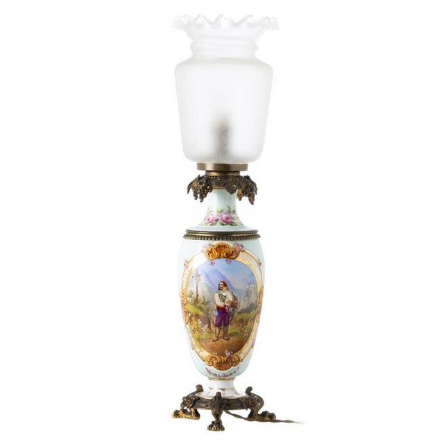 French Table Lamp in Porcelain For Sale - Image 6 of 6