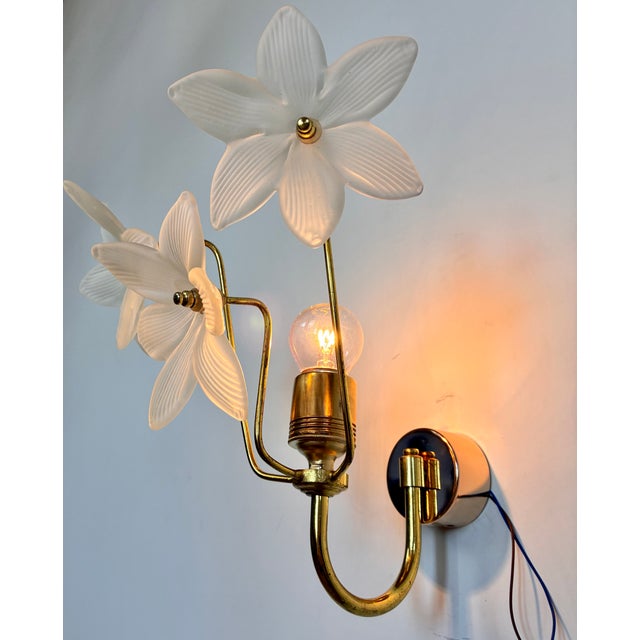Glass Vintage Art Deco Frosted Glass Flower Wall Sconce - a Pair – E27 For Sale - Image 7 of 14