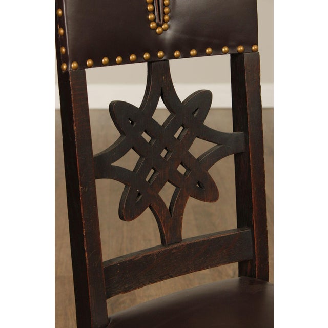 1900 - 1909 Michigan Chair Co. Antique Oak Arts & Crafts Hall Chair For Sale - Image 5 of 12