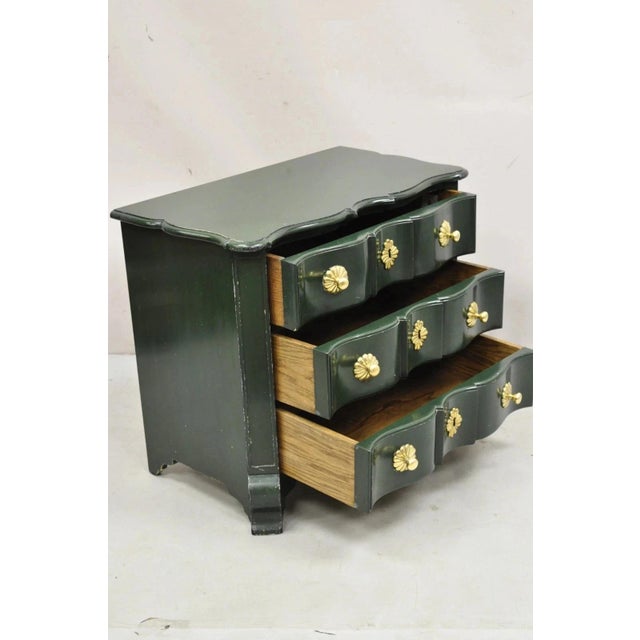Vintage French Country Provincial Green Lacquer 3 Drawer Nightstand by Roundtree For Sale - Image 10 of 12