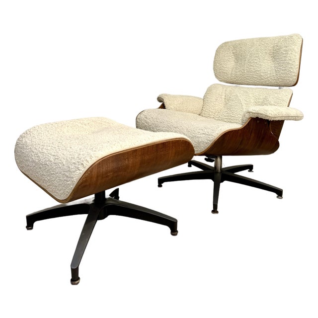 Vintage Northfield Eames-Style Lounge Chair & Ottoman in Walnut & Ivory Bouclé For Sale