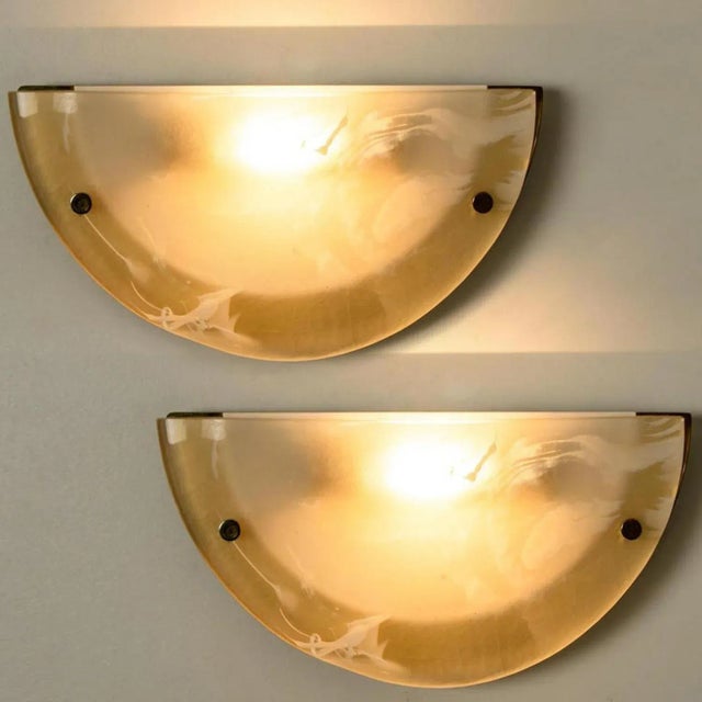 Murano Brass and Glass Wall Light attributed to Egon Hillebrand for Hille, 1975 For Sale - Image 4 of 12