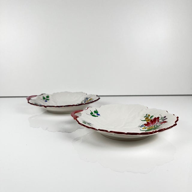 Set of 2 leaf-shaped bowls, Réverbère pattern by KG Lunéville, tulip & rose design Dimensions: 19 x 17 cm Height: 3 cm...