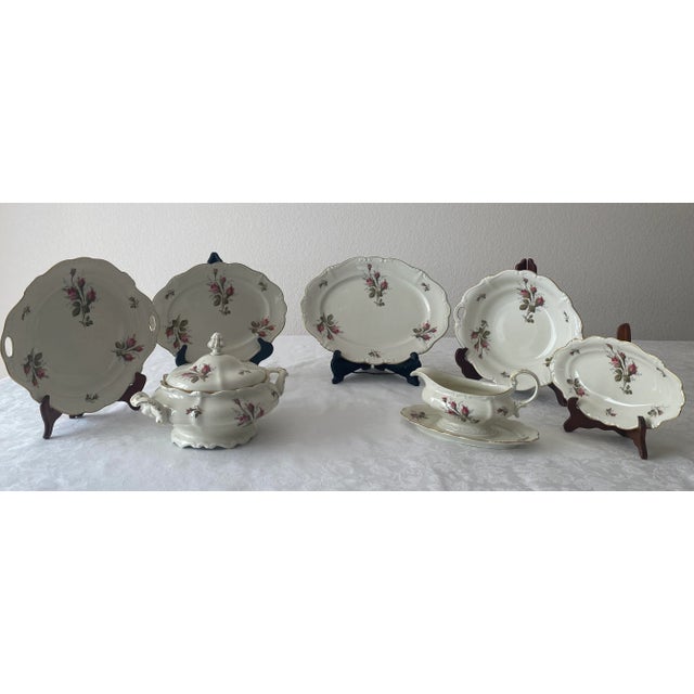 Mid 20th Century Rosenthal China Exquisite Moss Rose Pompadour Dinnerware Set- 96 Pieces Mint Condition For Sale In Denver - Image 6 of 12