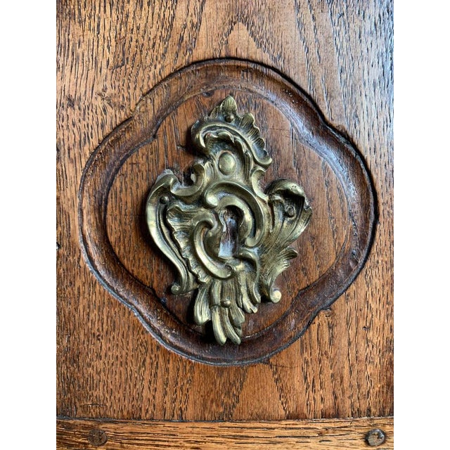 Mid 18th Century Louis XV Chest of Drawers, 1740 For Sale - Image 5 of 14