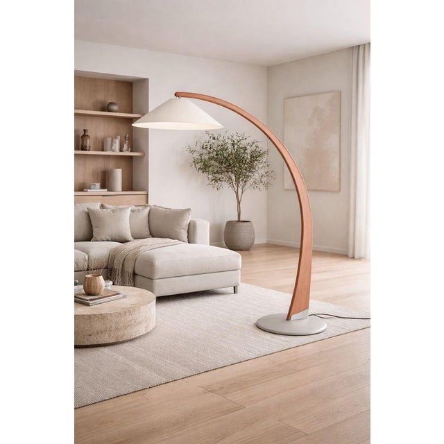 The iconic Luna arched floor lamp, designed and produced by Natuzzi in Italy in the 1990s, stands out for its fluid,...
