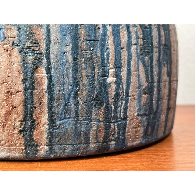 Large Mid-Century Modern Brutalist German Studio Pottery Chimney Vase from Gerhard Liebenthron, 1974 For Sale - Image 18 of 18