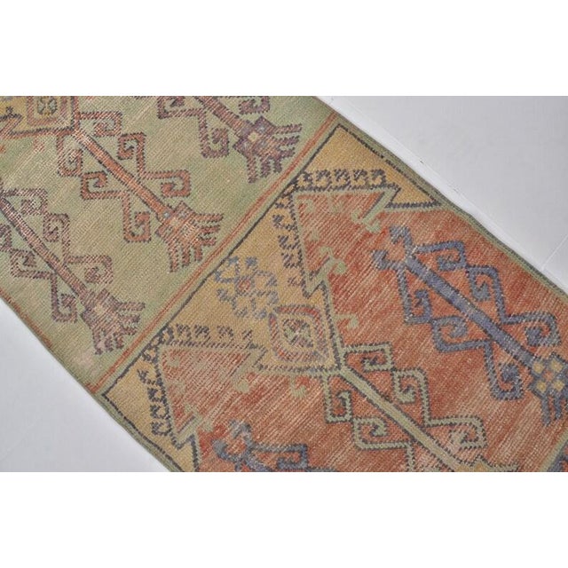 1960s Neutral Entryway Runner Rug For Sale In Phoenix - Image 6 of 10