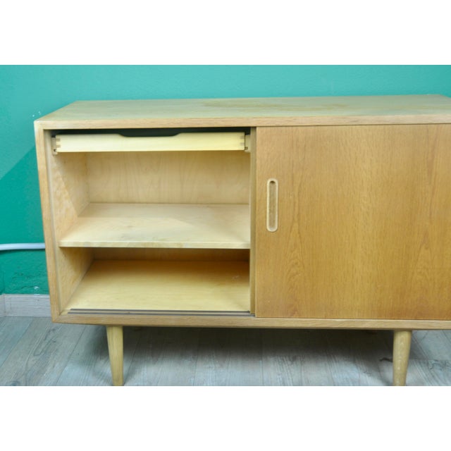 Mid-Century Modern Danish Sideboard in Beech by Brand Hundevad for Hundevad & Co., 1970s For Sale - Image 3 of 16