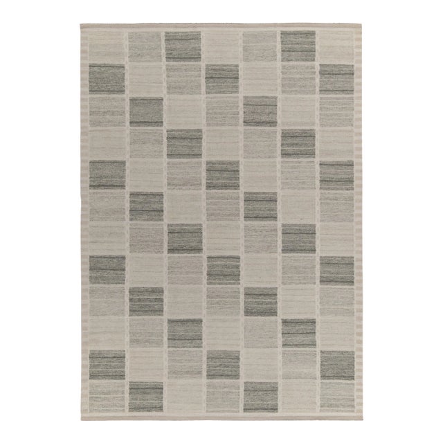 Rug & Kilim’s Scandinavian Style Kilim in Gray and White Geometric Pattern For Sale