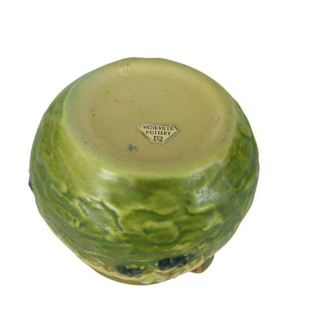 Roseville Blackberry 1932 Antique Art Pottery Jardiniere Vase | Double Handled | Genuine Gold Foil Label For Sale - Image 12 of 13