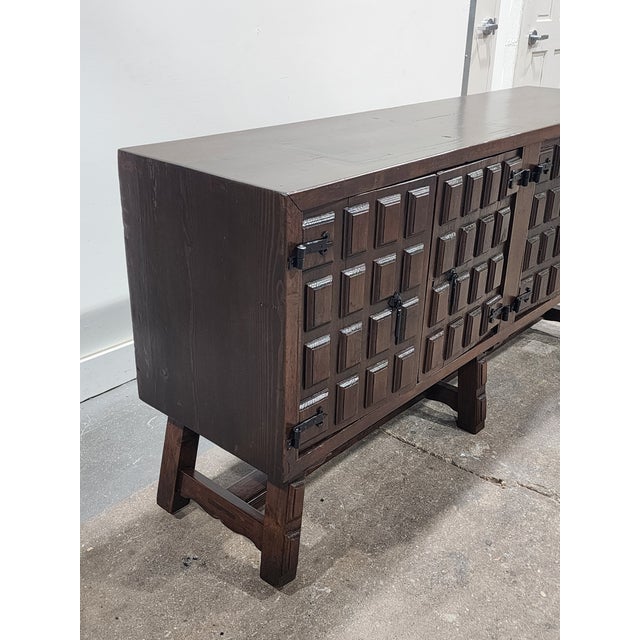 1930s Antique Early 20th Century Spanish Baroque Catalan Carved Wood Credenza For Sale - Image 5 of 16