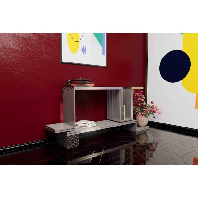 Los Angeles Shelf from Aluminium Exchange For Sale - Image 4 of 5