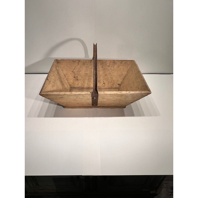 Kenneth Ludwig Chicago English Wooden Gathering Basket With Metal Handle - $361 For Sale - Image 4 of 7