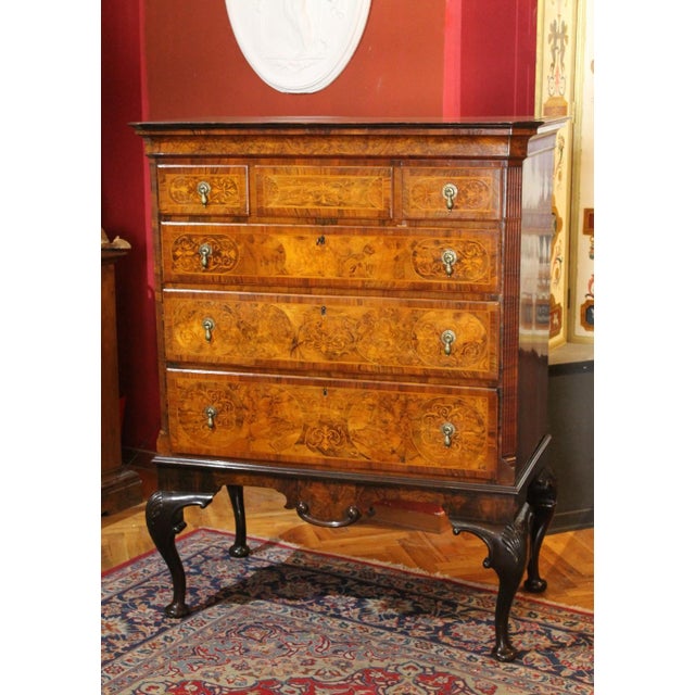 This very fine English late 19th-early 20th century (probably Victoria or Edward VII period) Georgian style chest on stand...