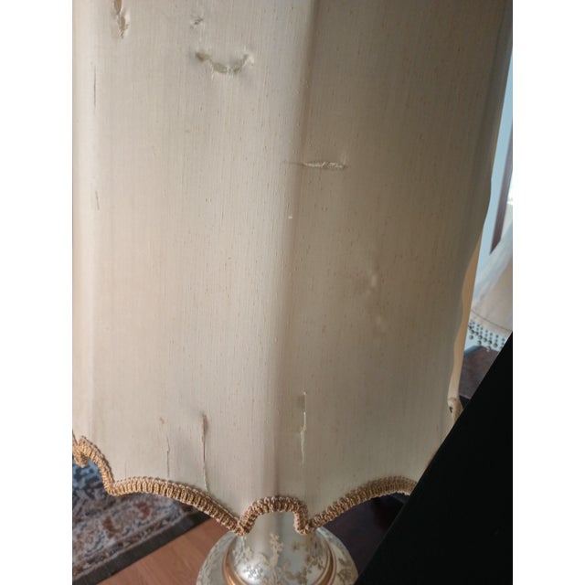 Vintage Hollywood Regency/Neo-Classical Iridescent Glass and Brass Table Lamp For Sale - Image 14 of 18