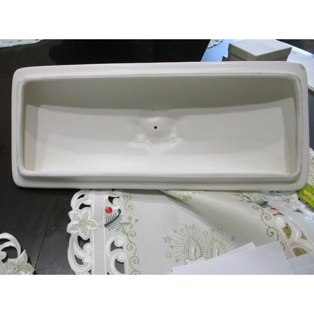 Vintage Pfaltzgraff Tea Rose Ceramic Bunny Bread Box & Lid Excellent Condition For Sale - Image 12 of 12