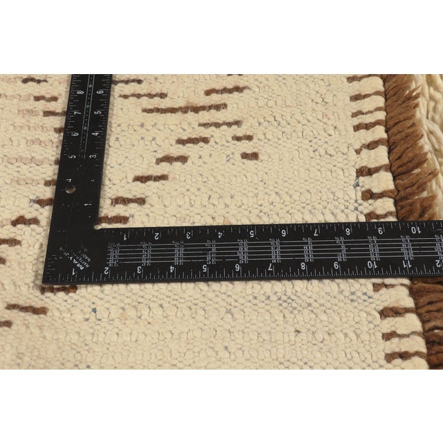 Textile Vintage Azilal Moroccan Rug, 02'09 X 07'03 For Sale - Image 7 of 11