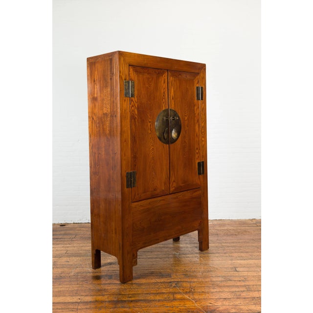 Mid 19th Century Chinese Qing Dynasty 19th Century Nicely Grained Cabinet with Medallion Lock For Sale - Image 5 of 13