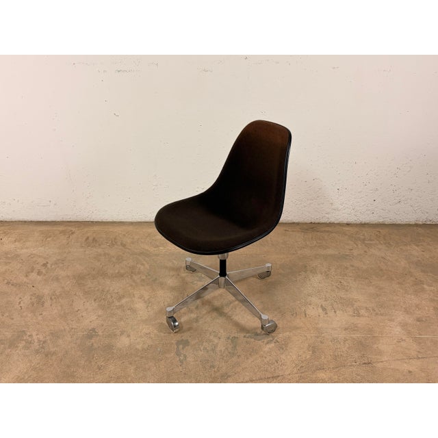PSCC Fiberglass Side Chair by Charles & Ray Eames for Vitra / Herman Miller, 1970s For Sale - Image 10 of 10
