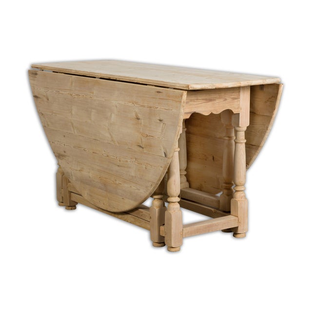 19th Century English Pine 19th Century Drop Leaf Table with Oval Top and Carved Apron For Sale - Image 5 of 12